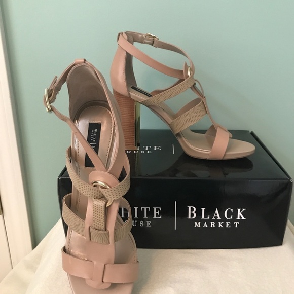 White House Black Market Grommet Detail Sandal 8 - Picture 8 of 9